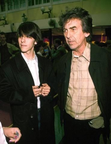 Dhani Harrison fotoğrafı