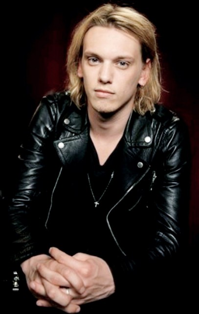 Jamie Campbell Bower Fotoğrafları 73