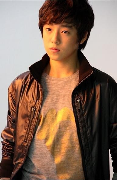 Lee Hyun-woo Fotoğrafı