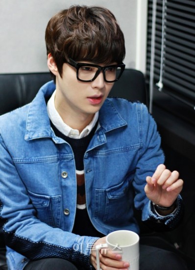 Ahn Jae-hyeon Fotoğrafı