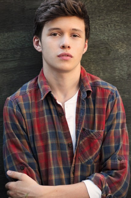 Nick Robinson Fotoğrafları 11