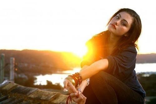 Phoebe Tonkin Fotoğrafı