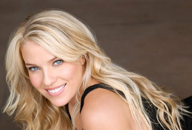 Alicia Leigh Willis Fotoğrafı