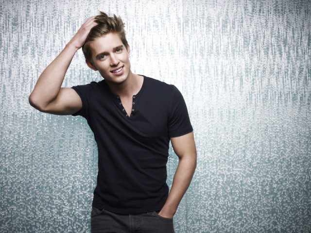 Drew Van Acker Fotoğrafı