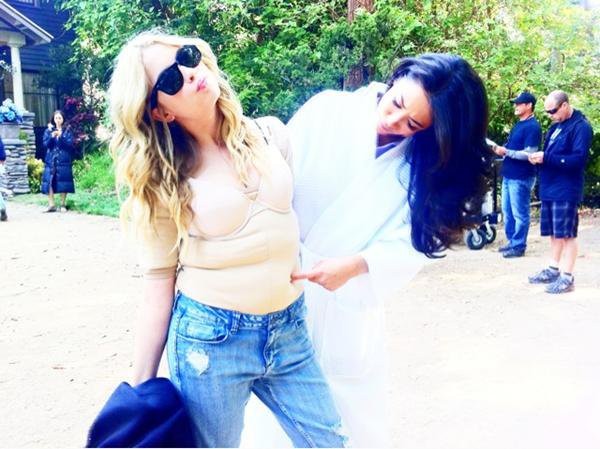 Shay Mitchell Fotoğrafı