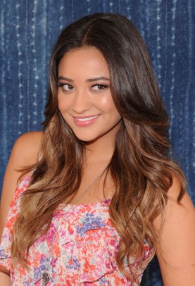 Shay Mitchell Fotoğrafı