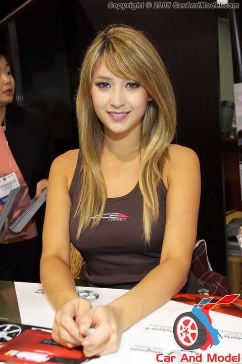 Leah Dizon Fotoğrafı