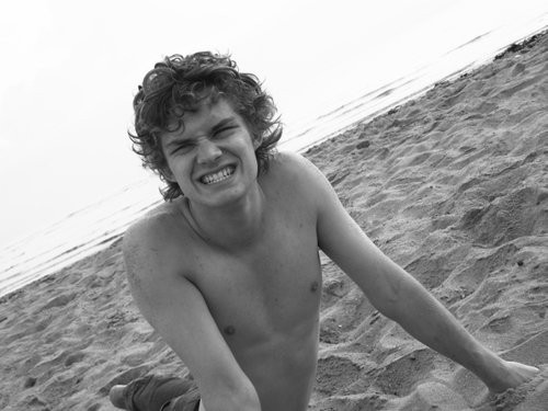 Finn Jones Fotoğrafı