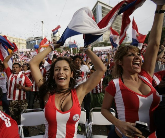 Larissa Riquelme Fotoğrafı