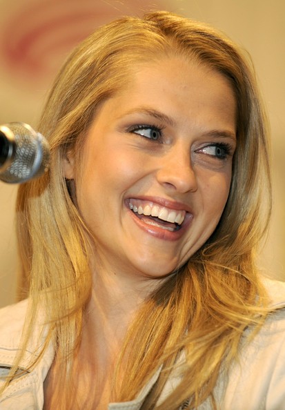 Teresa Palmer Fotoğrafları 149