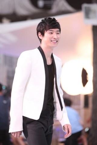 Lee Je-hoon Fotoğrafları 47