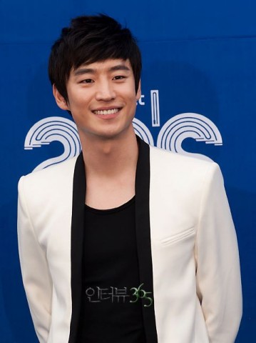 Lee Je-hoon Fotoğrafları 59