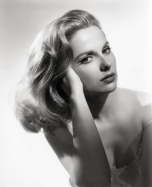 Martha Hyer Fotoğrafları 1