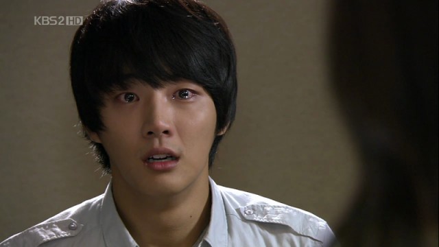 Yoon Si Yoon Fotoğrafı