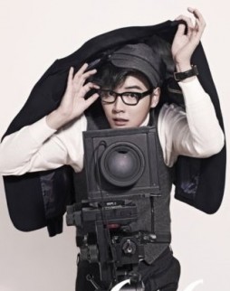 Yoon Si Yoon Fotoğrafı