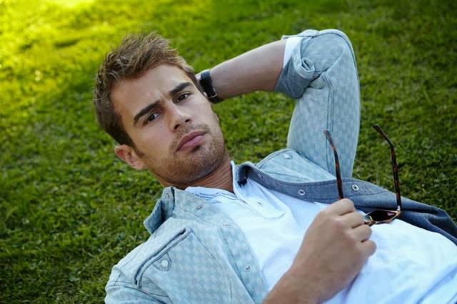 Theo James Fotoğrafları 56