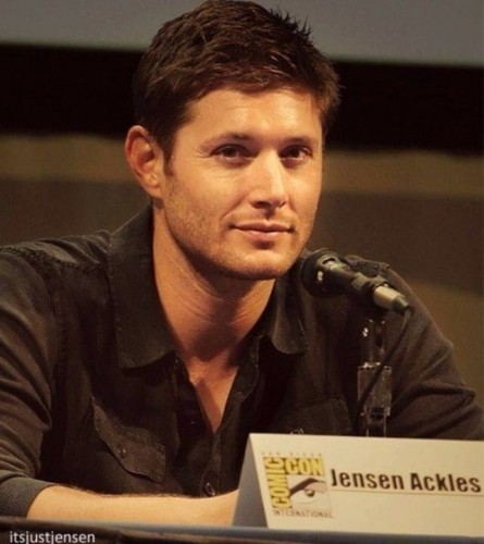 Jensen Ackles Fotoğrafı