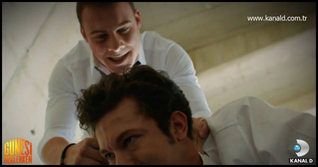 Kerem Bürsin Fotoğrafı