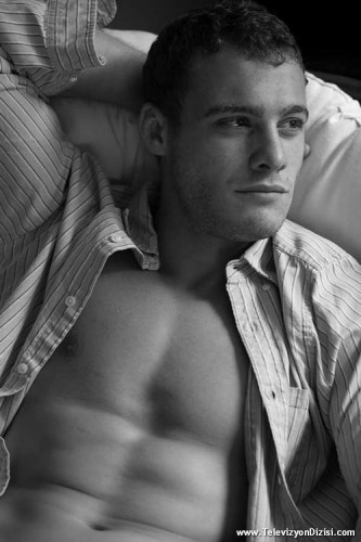 Kerem Bürsin Fotoğrafı