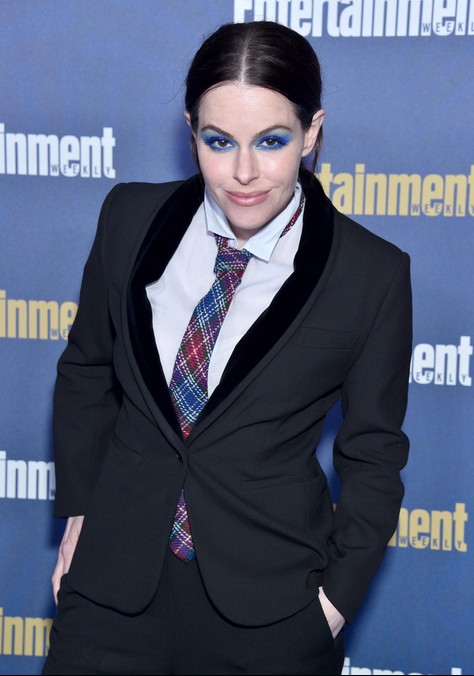 Emily Hampshire Fotoğrafları 34