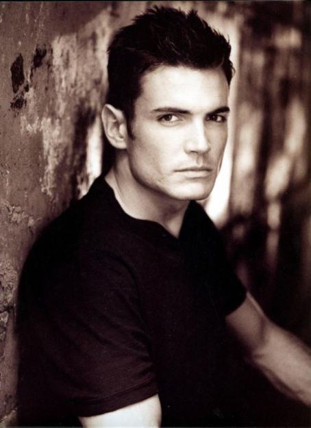 Aiden Turner Fotoğrafı