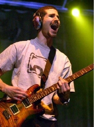 Brad Delson fotoğrafı