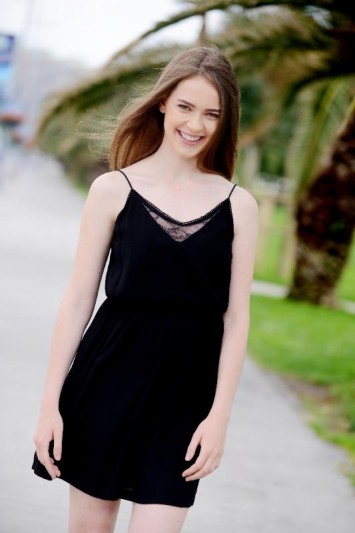 Ece Çeşmioğlu Fotoğrafı