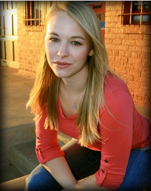 Lindsey Newell Fotoğrafı