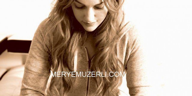 Meryem Uzerli Fotoğrafı
