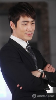 Lee Joon Hyuk Fotoğrafları 12