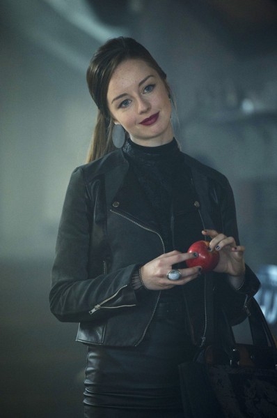 Kacey Rohl fotoğrafı