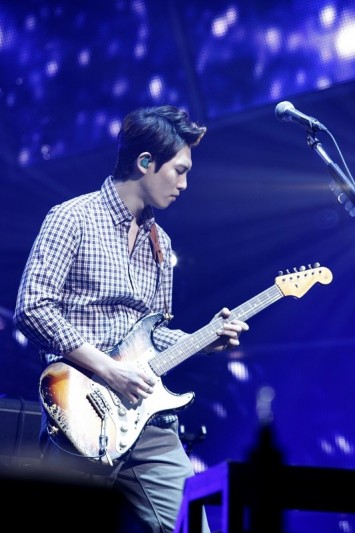 Lee Jong-hyun Fotoğrafı
