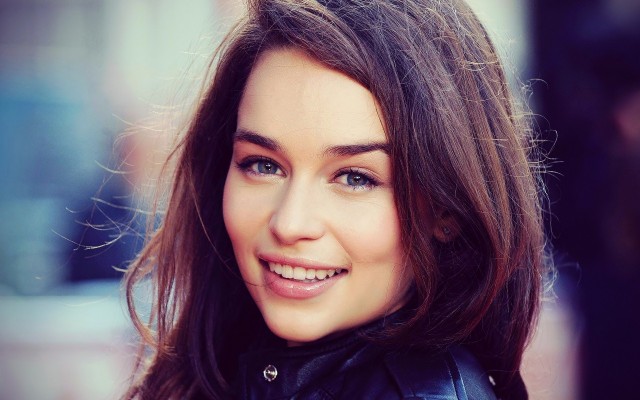 Emilia Clarke Fotoğrafı