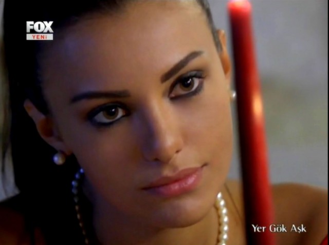 Tuvana Türkay Fotoğrafı