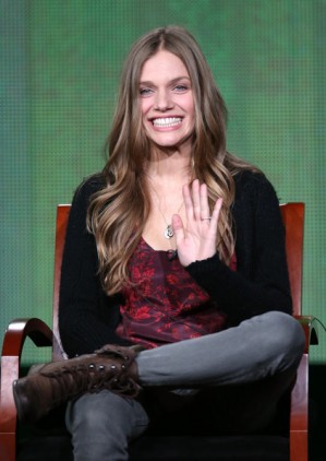 Tracy Spiridakos Fotoğrafları 9