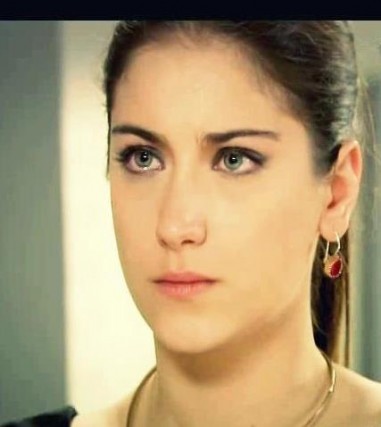 Hazal Kaya Fotoğrafları 694