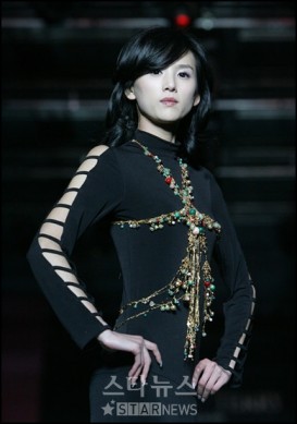 Lee Hee-jin Fotoğrafları 19