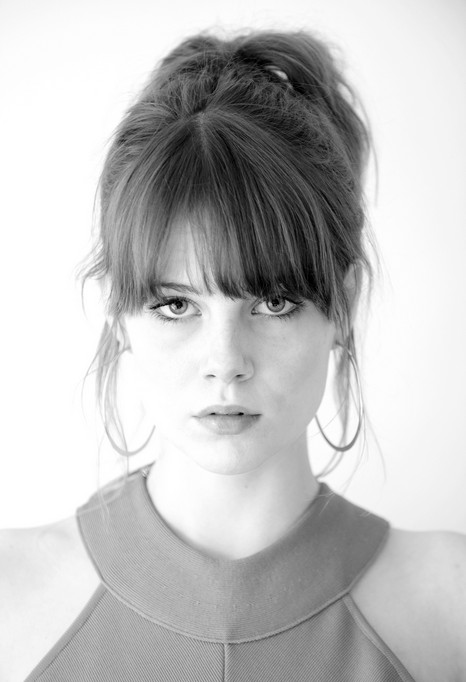 Lucy Boynton Fotoğrafı