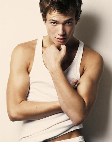 Ed Speleers Fotoğrafları 18