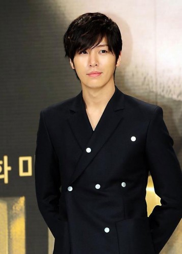 No Min-woo Fotoğrafı