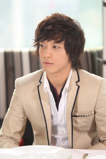 Jung Yong-Hwa Fotoğrafı