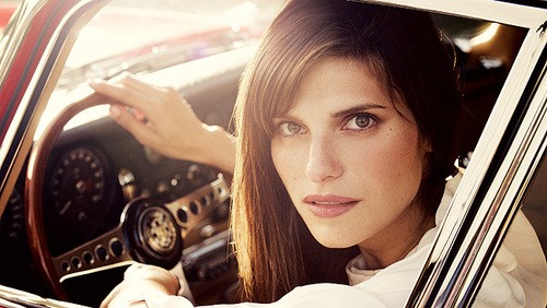 Lake Bell Fotoğrafı