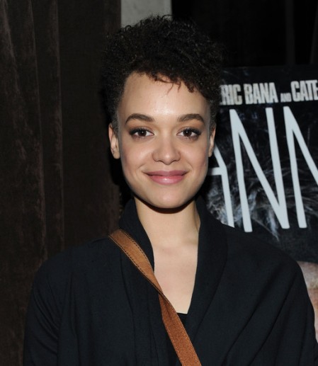 Britne Oldford Fotoğrafları 3