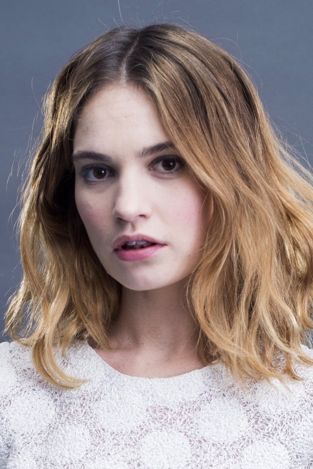 Lily James Fotoğrafı