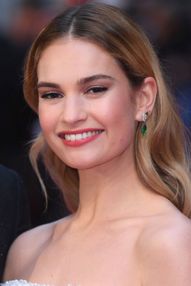 Lily James Fotoğrafı