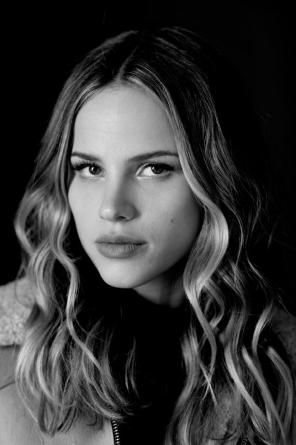 Halston Sage Fotoğrafı