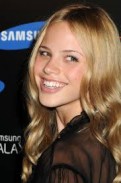 Halston Sage Fotoğrafları 67