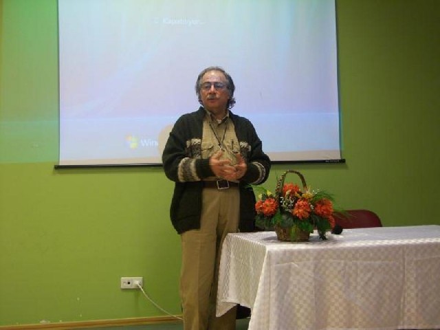 Enis Rıza Fotoğrafı