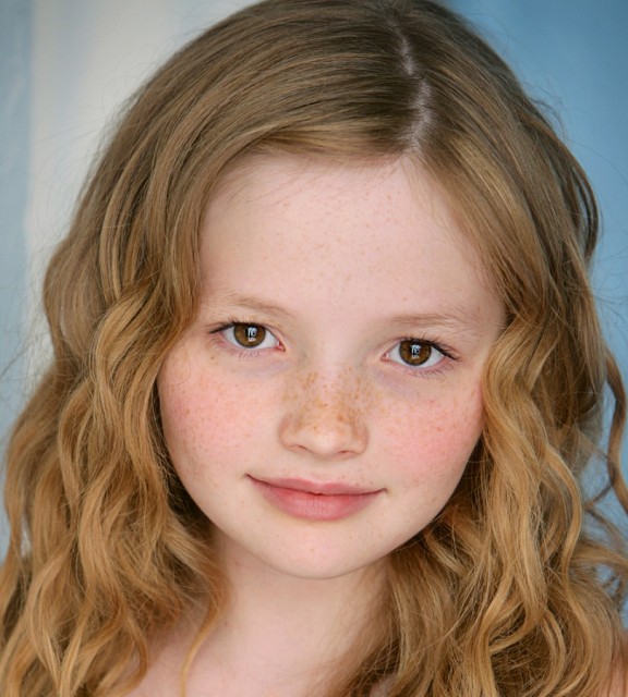 Emily Alyn Lind Fotoğrafları 12