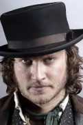 Tom Weston-Jones Fotoğrafı
